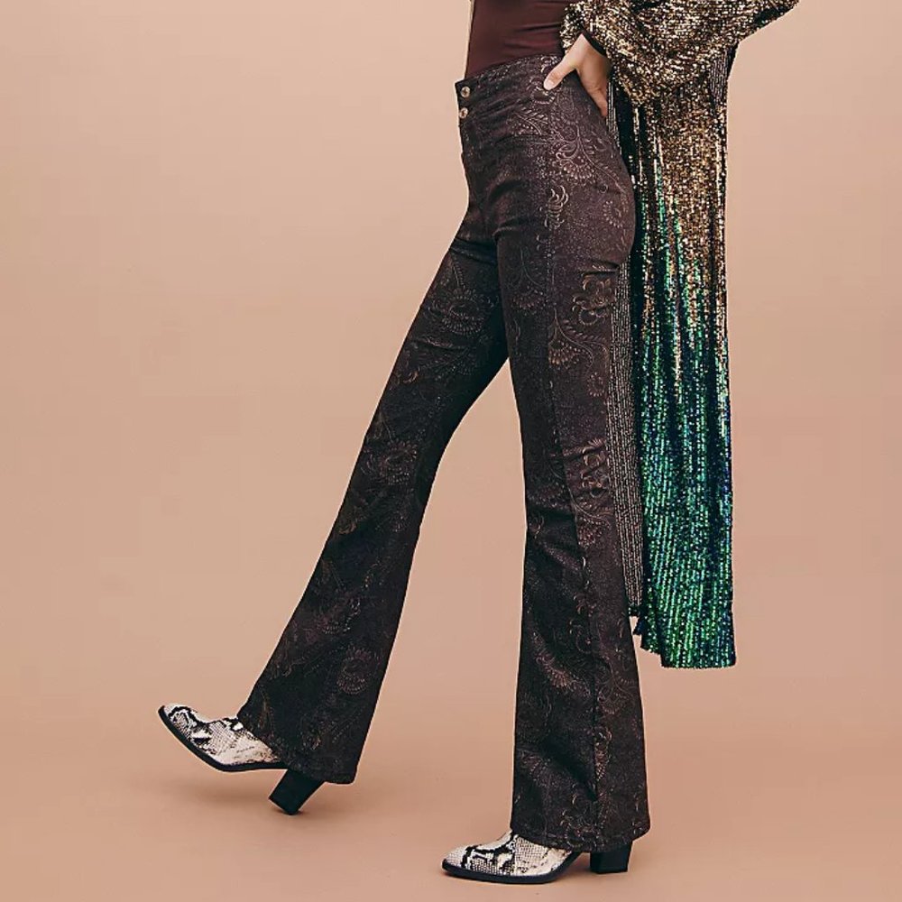 Worn 2x… I lost weight. FREE PEOPLE JAYDE HIGH RISE FLARE LEG FOIL PRINT sz 28
